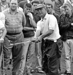 Moe Norman in a tournament with the crowds of onlookers